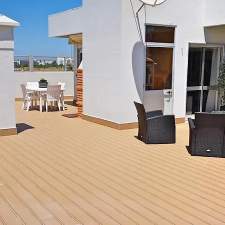 Penthouse T3 Com Terraco E Bbq Appartamento Portimão