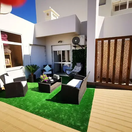 Penthouse T3 Com Terraco E Bbq Appartamento Portimão